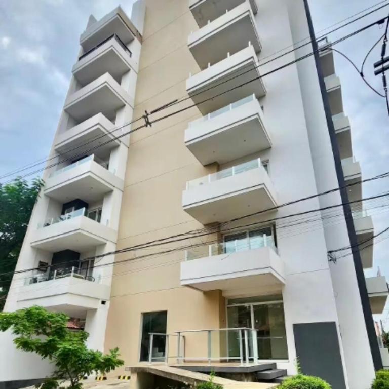 Depto Premium con piscina y cochera a 1 cuadra Shopping del Sol - Two-Bedroom Apartment - 34