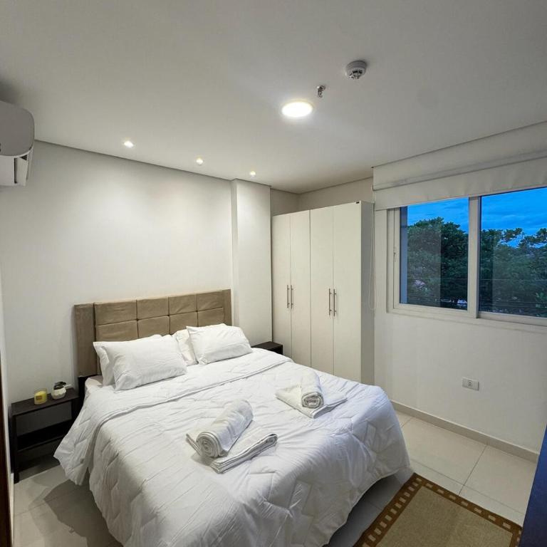 Depto Premium con piscina y cochera a 1 cuadra Shopping del Sol - Two-Bedroom Apartment - 12