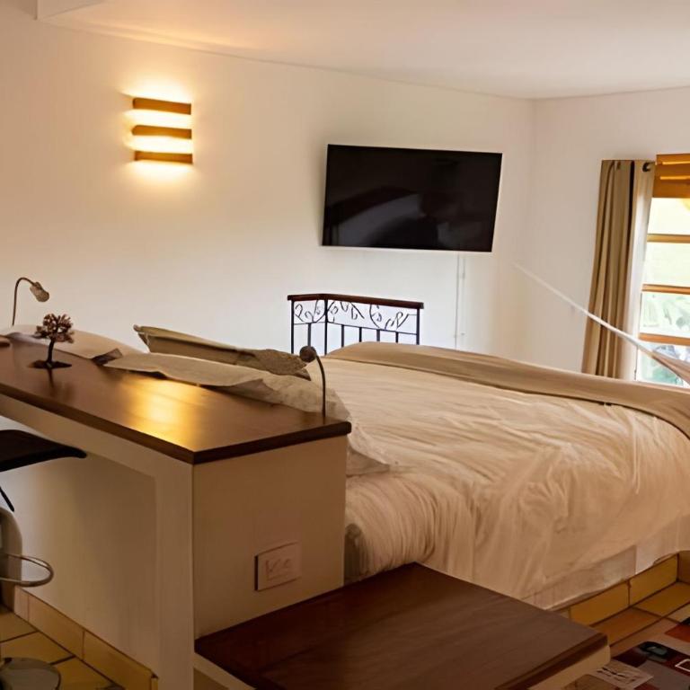 El Solaz Suites By Honnor Living - Deluxe King Suite - 24