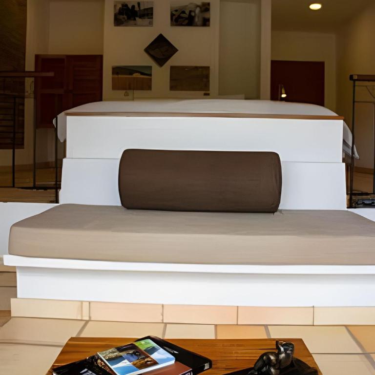 El Solaz Suites By Honnor Living - Deluxe King Suite - 23