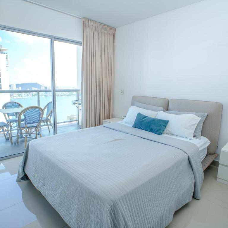 I bedroom infinitum view 32nd floor - One-Bedroom Apartment - 52