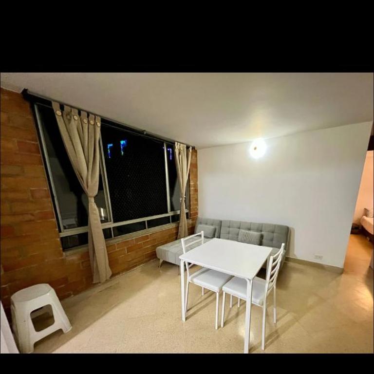 Apartamento en excelente ubicación en el Poblado para renta con estadía mínima de 1 mes - Two-Bedroom Apartment - 18