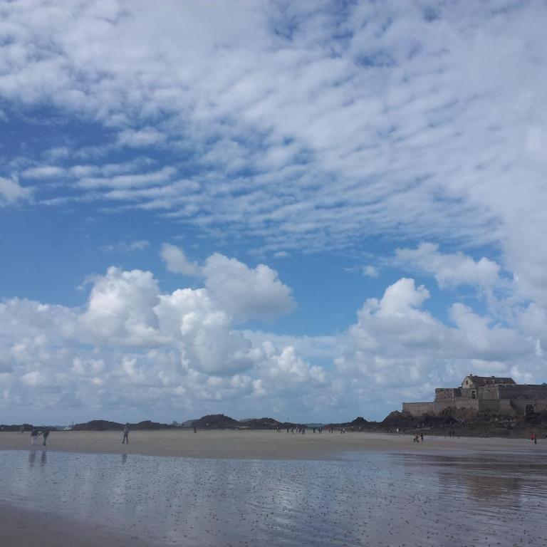 Appartement Saint Malo vue sur mer, parking vélo privé , Ferry, plage et commerces à 50 m - Appartamento con Vista Mare - 50