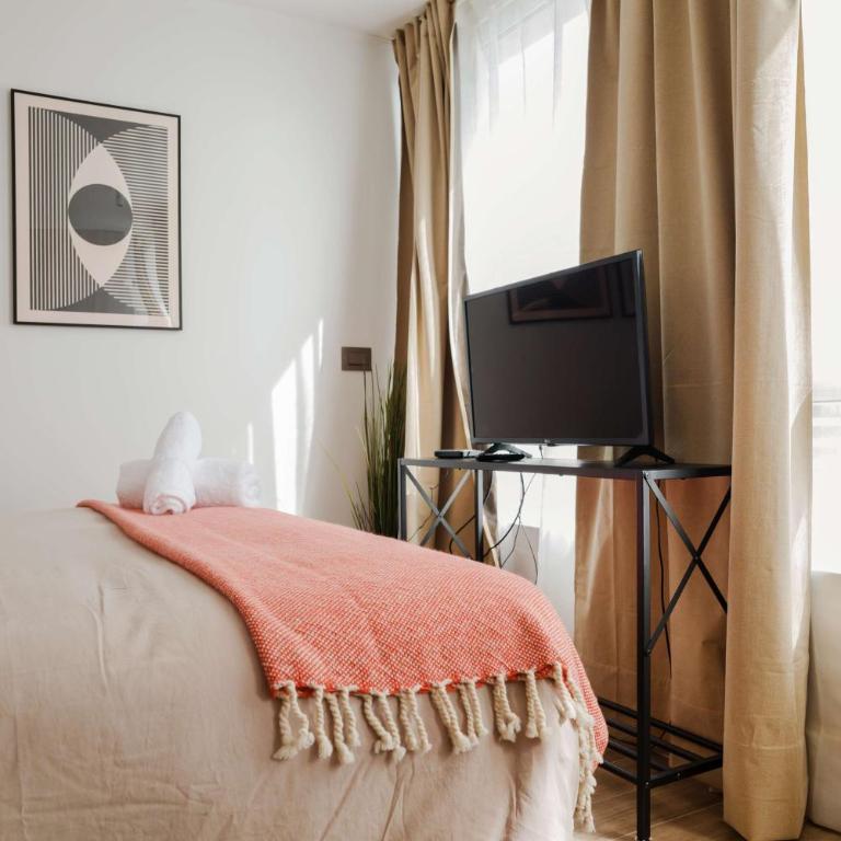 Modern Chic Studio Metro Nunoa Urban Lifestyle - Studio - 22