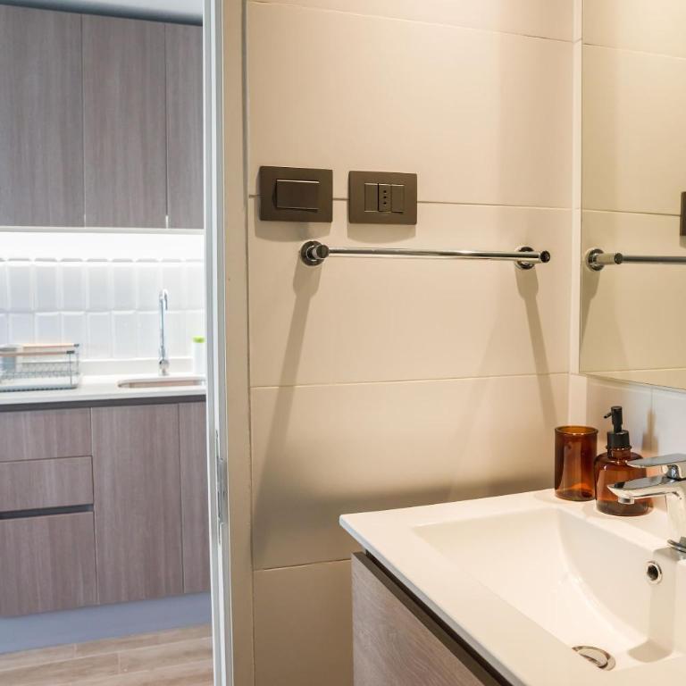 Modern Chic Studio Metro Nunoa Urban Lifestyle - Studio - 24