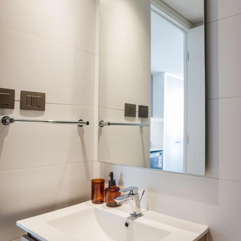 Modern Chic Studio Metro Nunoa Urban Lifestyle - Studio - 27