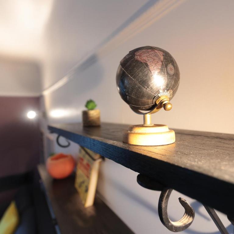 APPARTEMENT CHALEUREUX ARTISTIQUE QUARTIER GARE DU NORD - GARE DE L'EST et GRANDS BOULEVARDS - Appartement 1 Chambre - 7