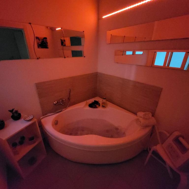 Apulian Dreams - Appartamento con 1 Camera da Letto e Vasca Idromassaggio - 13