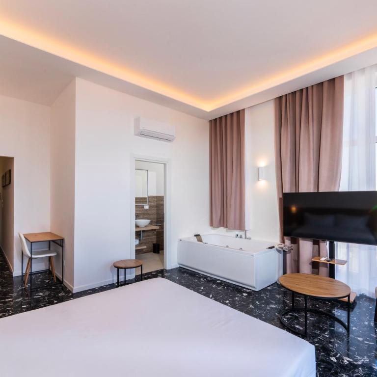 Skyline Boutique Hotel - Suite Queen con Vasca Idromassaggio - 16