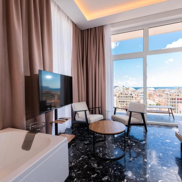 Skyline Boutique Hotel - Suite Queen con Vasca Idromassaggio - 3