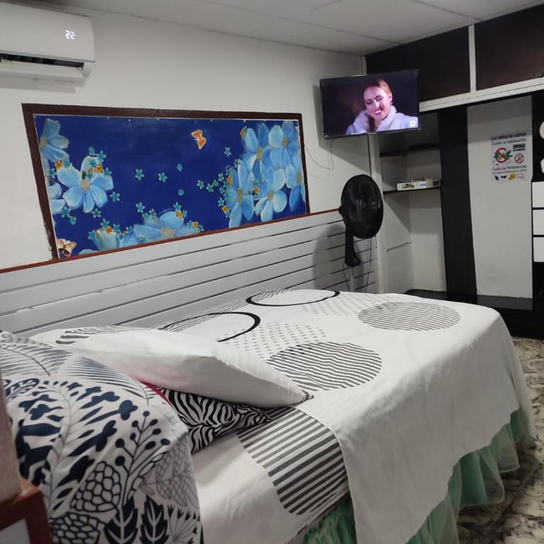 Hostal Marhú - Double Room with Private Bathroom - 11