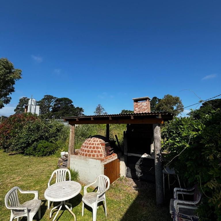 Chalet con amplio parque en Acantilados - Two-Bedroom House - 2