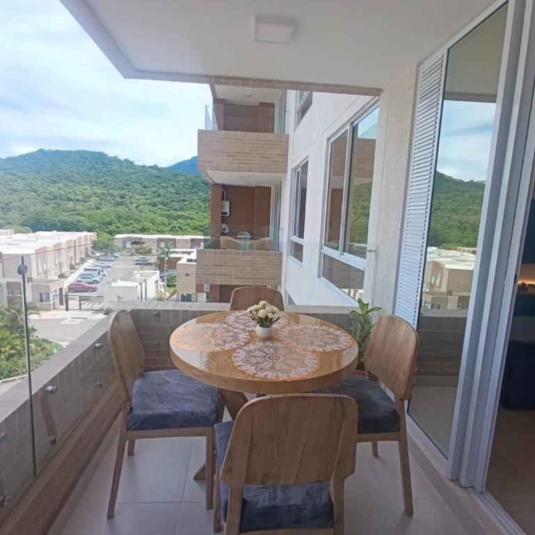 2 Piscinas en condominio y BBQ privado - Three-Bedroom Apartment - 26