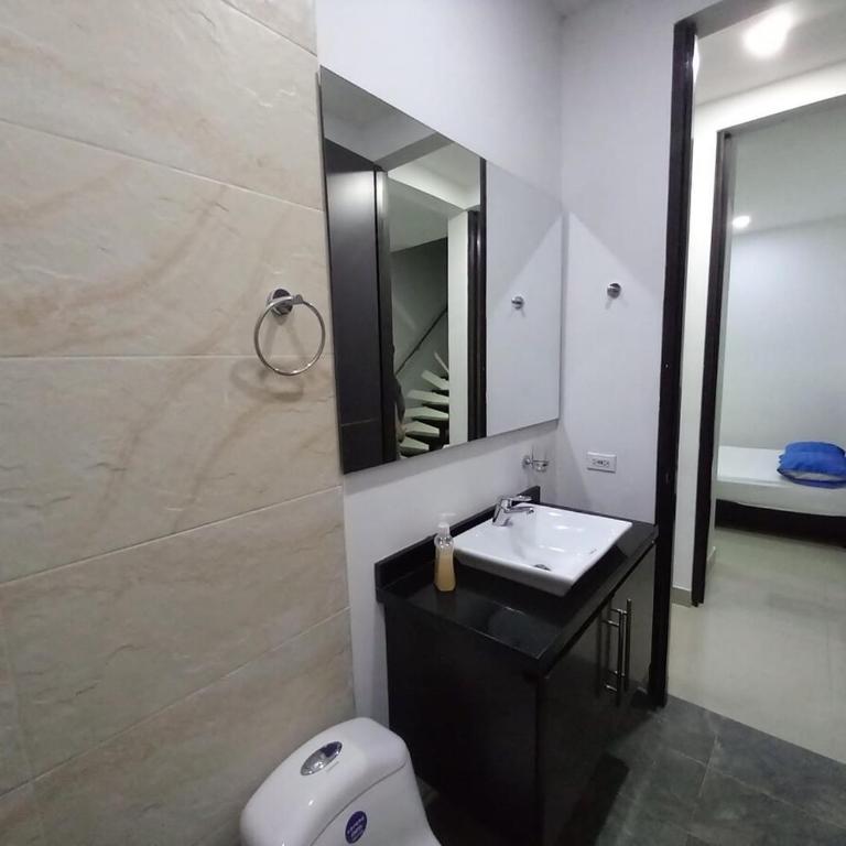 Hermosa casa en Girardot - Casa de 5 dormitorios - 2