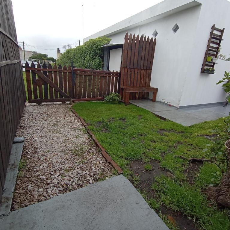 Casa parrilla patio estacionamiento - Casa con 1 dormitorio - 22