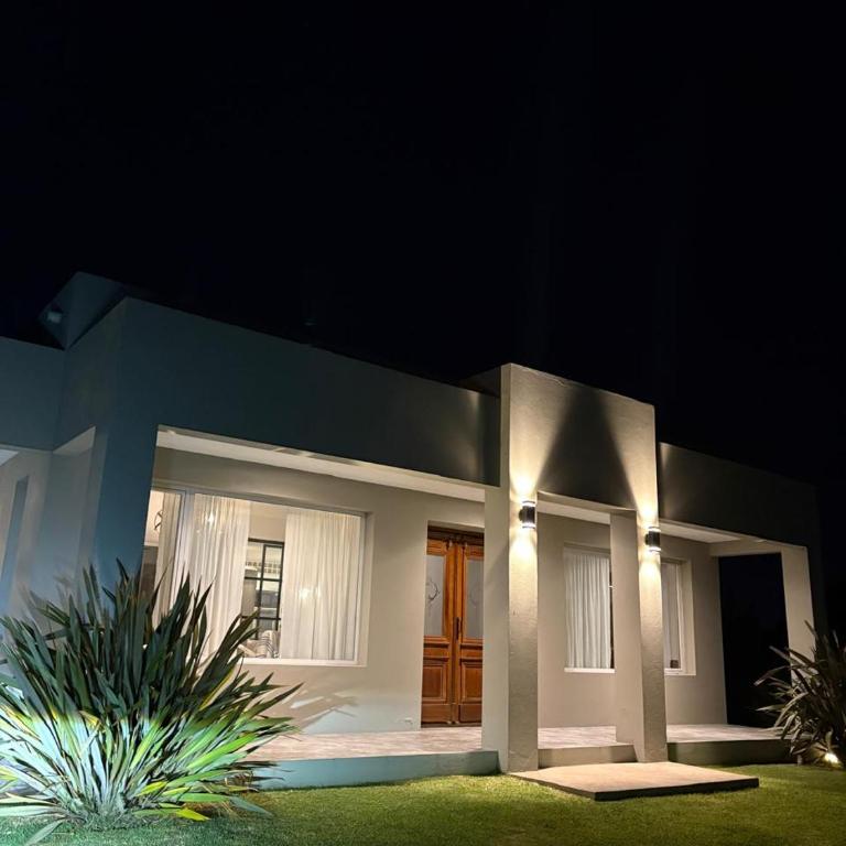 Atardecer de San Benito - Three-Bedroom House - 1