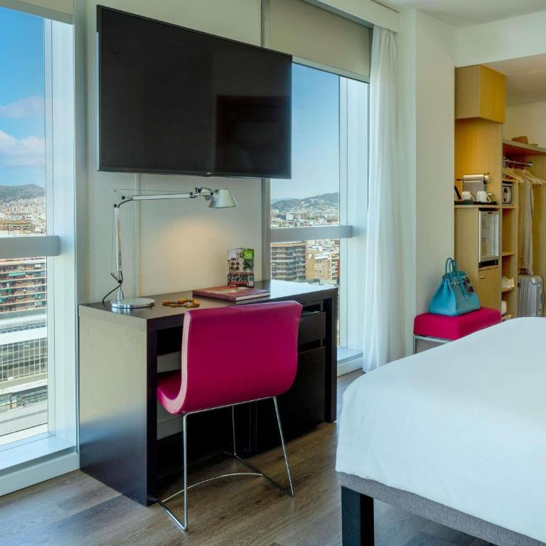 Novotel Barcelona City - Superior Double Room with View - 1