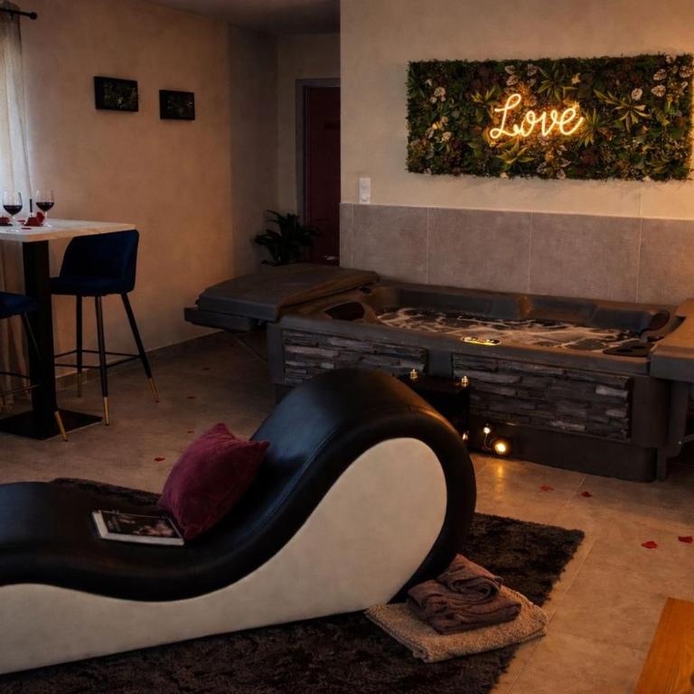 Eden House, Cocon sensuel et romantique avec jacuzzi - Maison 1 Chambre - 5