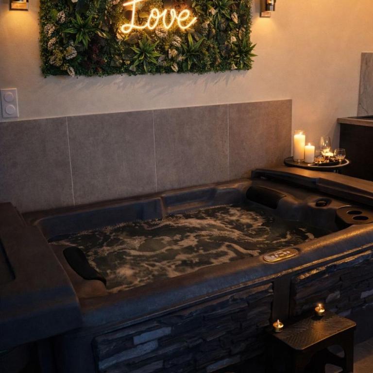 Eden House, Cocon sensuel et romantique avec jacuzzi - Maison 1 Chambre - 2