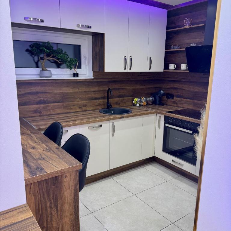 Jelena Apartments - One-Bedroom Apartment - 8