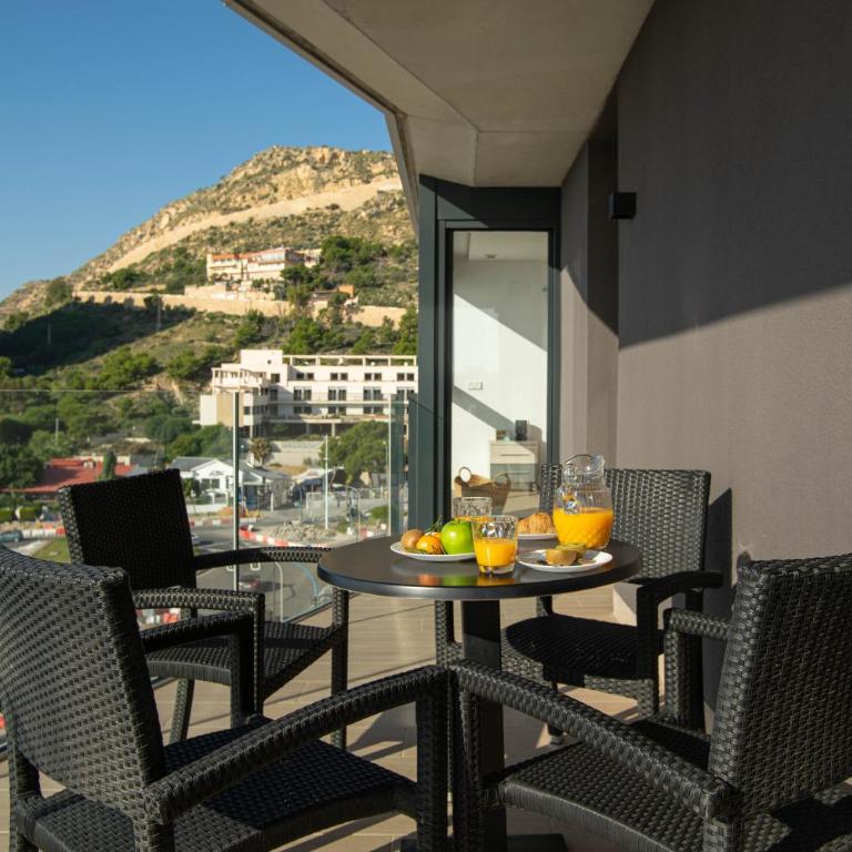 Primera linea de playa con vistas directas al mar-Apartamento premium Albufereta - Two-Bedroom Superior Apartment - 14