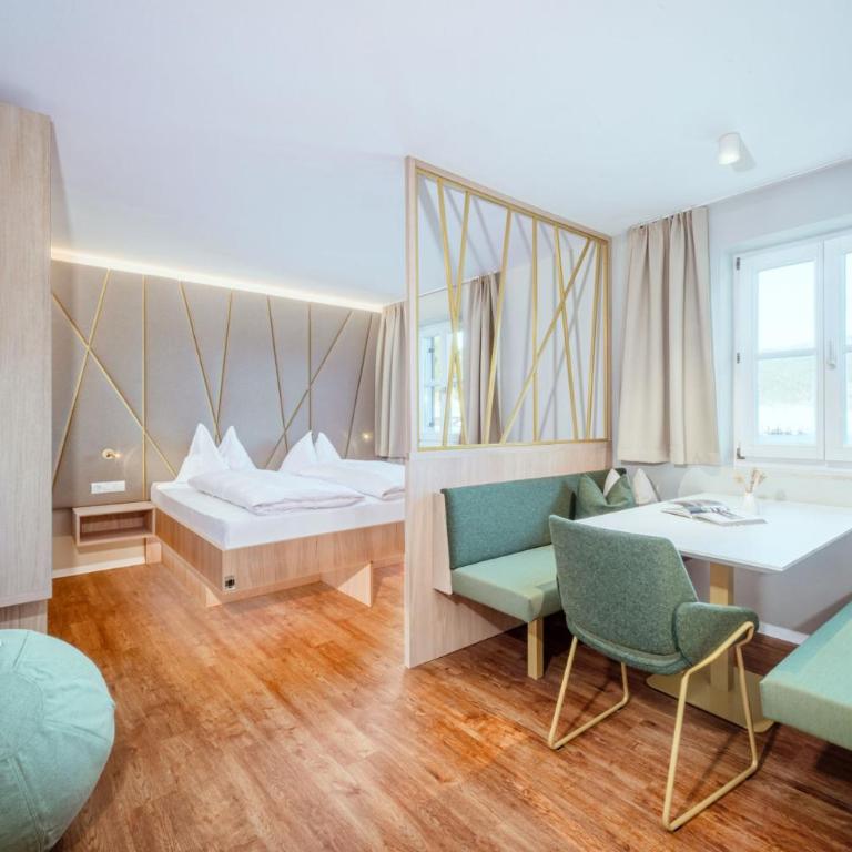 Crystls Aparthotel - Apartment Opal - 1