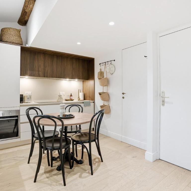 Le République Antibois - Au coeur du Vieil Antibes - Two-Bedroom Apartment - 7
