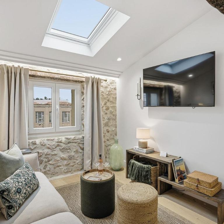 Le République Antibois - Au coeur du Vieil Antibes - Two-Bedroom Apartment - 17