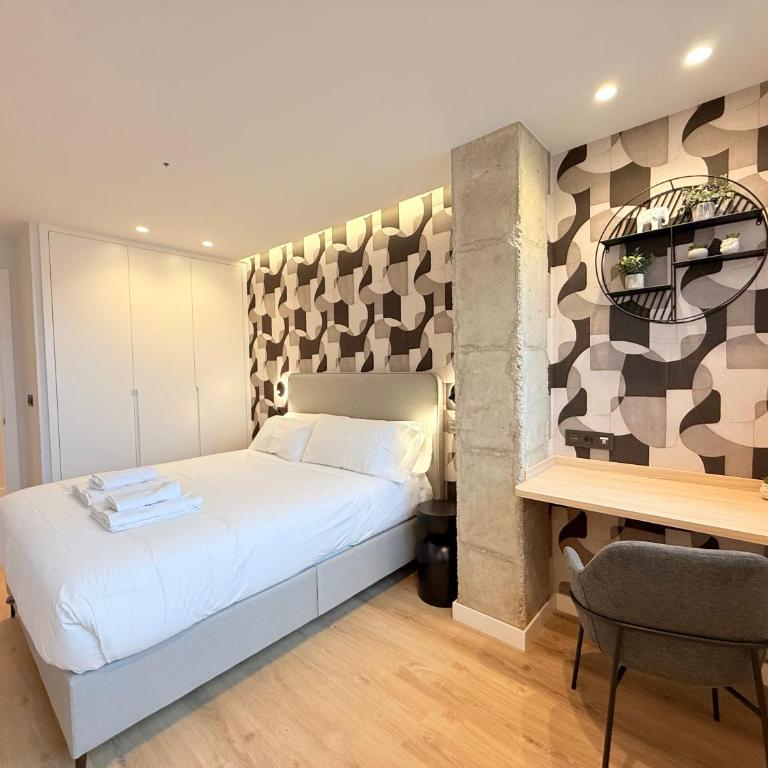 Plaza España - Apartamentos Burgos Deluxe - Three-Bedroom Superior Deluxe Apartment with Views - 12