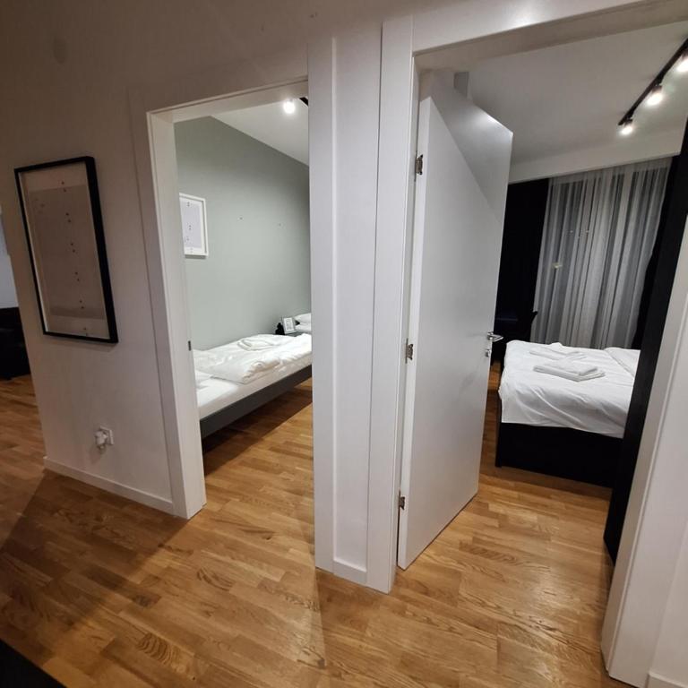 Brooklyn88 Apartment - Deluxe Double or Twin Room with City View - 25