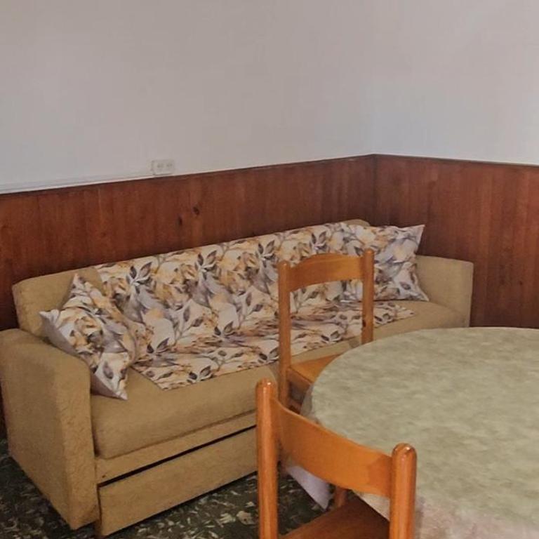 Departamento dos dormitorios 81 y 6 - Two-Bedroom Apartment - 11