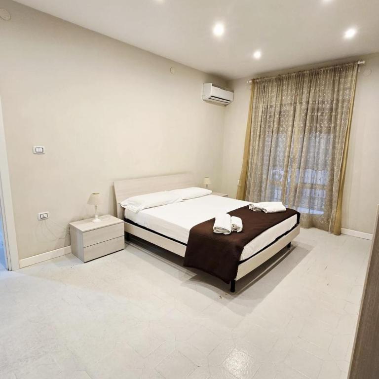Duomo Family Home in Historic center - Three-Bedroom Apartment - 14
