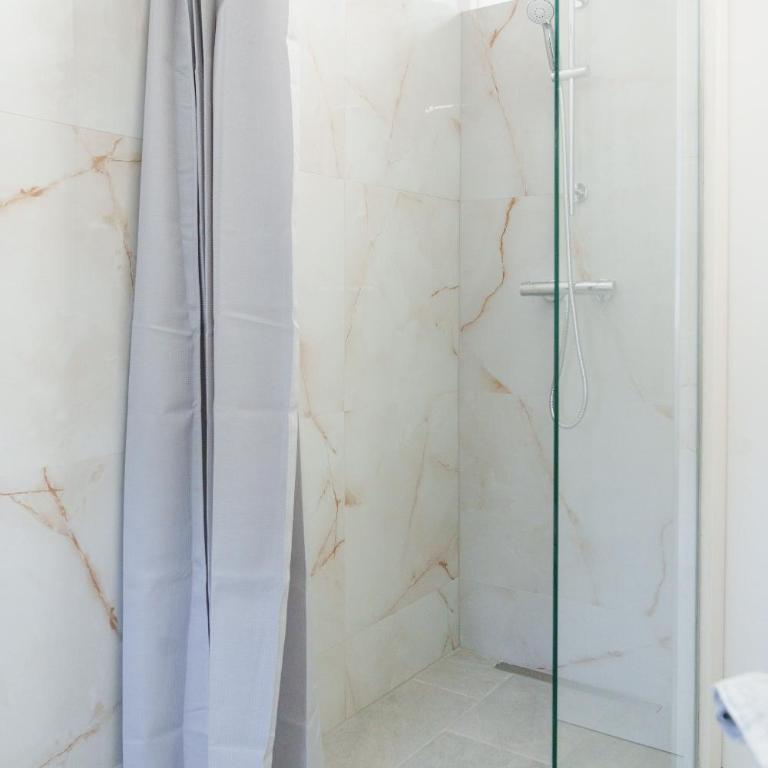 Appartement Khodai - Deluxe Doppelzimmer (2 Erwachsene & 1 Kind) - 7