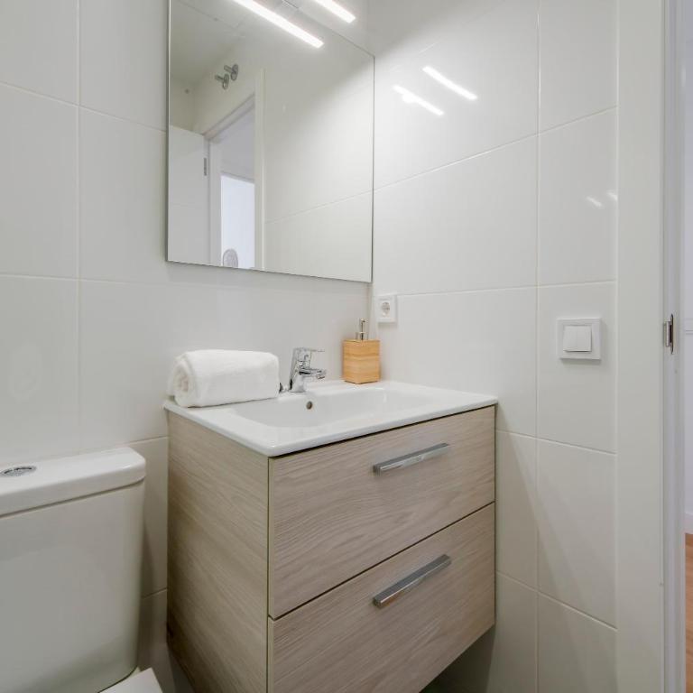 Elegancia con parking para 4, vive La Latina - Apartamento de 1 dormitorio - 8