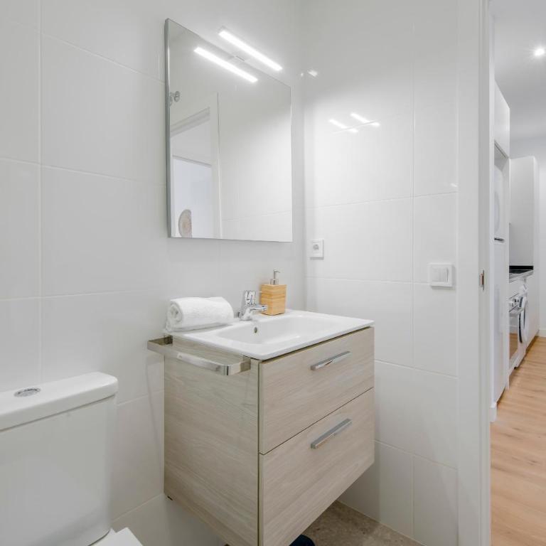 Retiro con parking para 4, vive la Latina - One-Bedroom Apartment - 8
