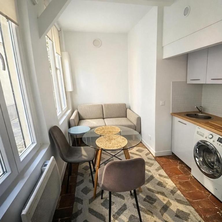 Fully renovated apartment and secured charming place - One-Bedroom Apartment - 2