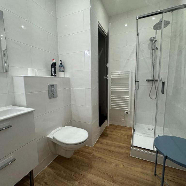 Fully renovated apartment and secured charming place - One-Bedroom Apartment - 5