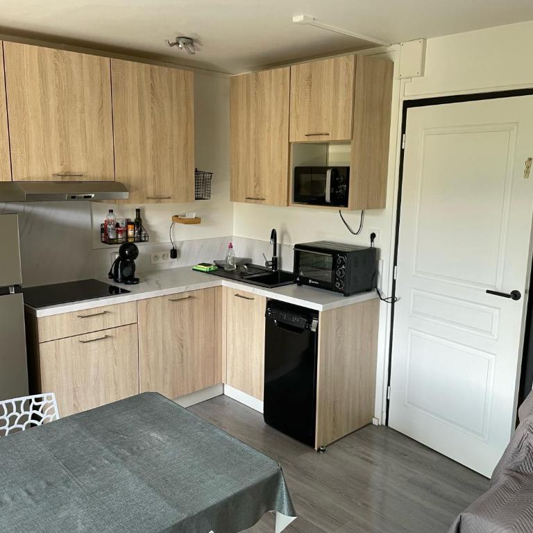 Appartement agréable à deux pas du plan d'eau - Appartement - 28