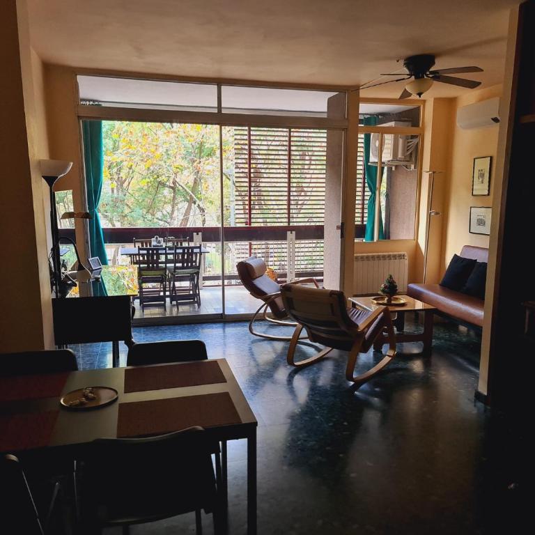 Josep Tarradellas 80 - Three-Bedroom Apartment - 11