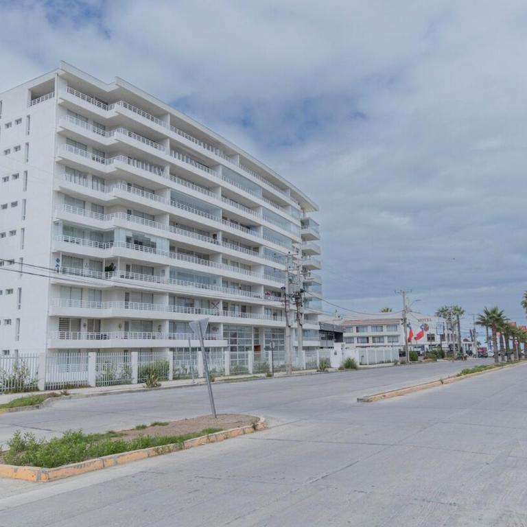 Departamento nuevo en condominio Costa Pacifico - Three-Bedroom Apartment - 7