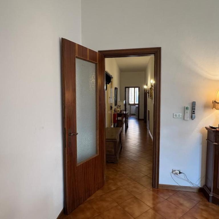 Tamburini 38 Vintage Apartment Near City Center, Parking Included - Appartamento Familiare con 2 Camere da Letto - 23