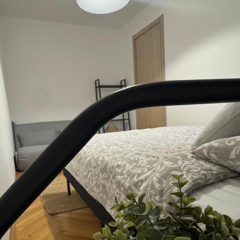 Jana's - One-Bedroom Apartment - 10