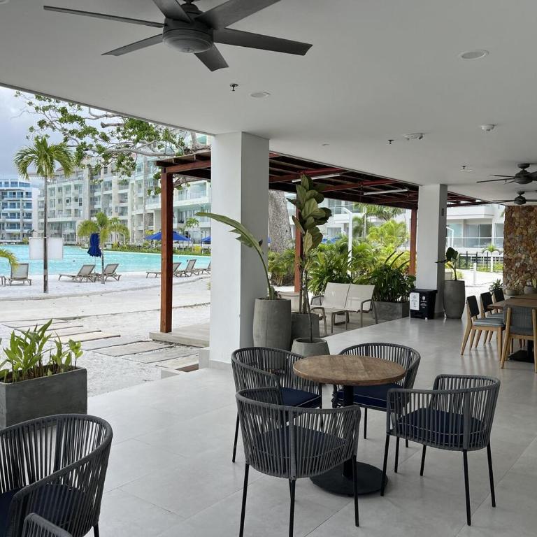 Comfort and Lagoon View at Baia Kristal Cartagena - Apartamento de 2 dormitorios con vistas a la piscina - 47