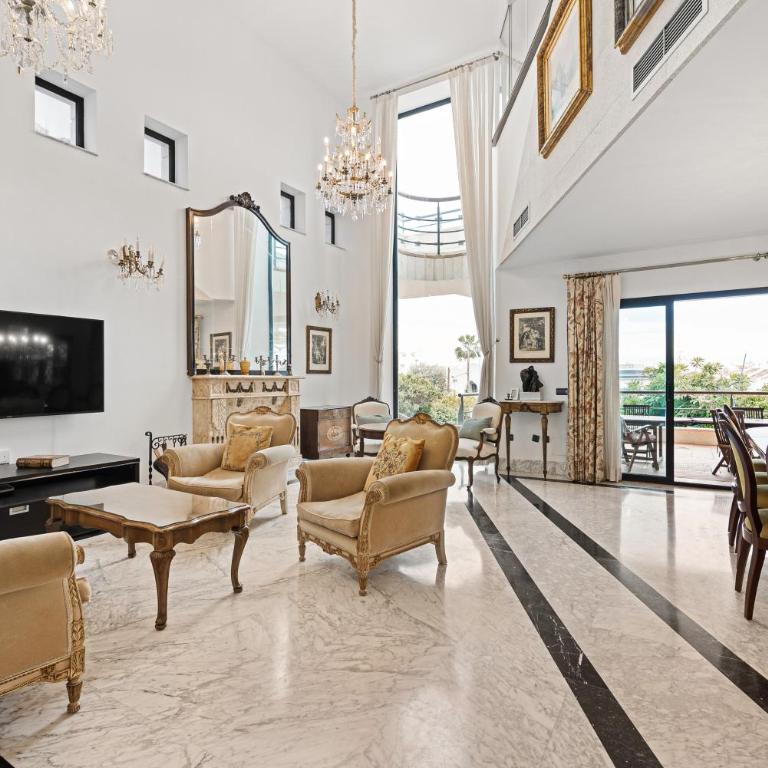 Beachside Villa in Puerto Marina, Benalmádena - Villa - 28