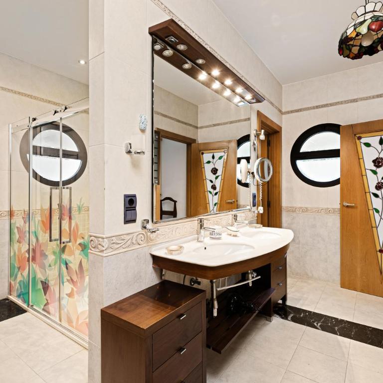 Beachside Villa in Puerto Marina, Benalmádena - Villa - 38