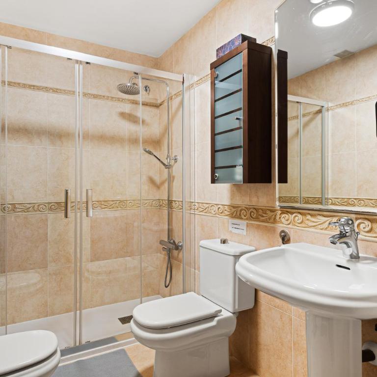 Beachside Villa in Puerto Marina, Benalmádena - Villa - 53
