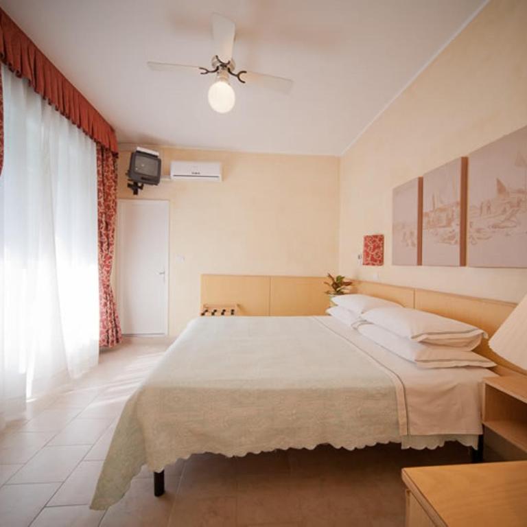 Hotel Derby - Double Room - 3