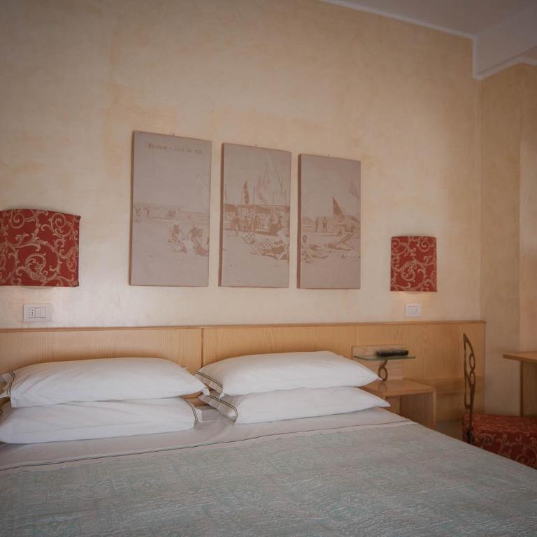 Hotel Derby - Double Room - 4