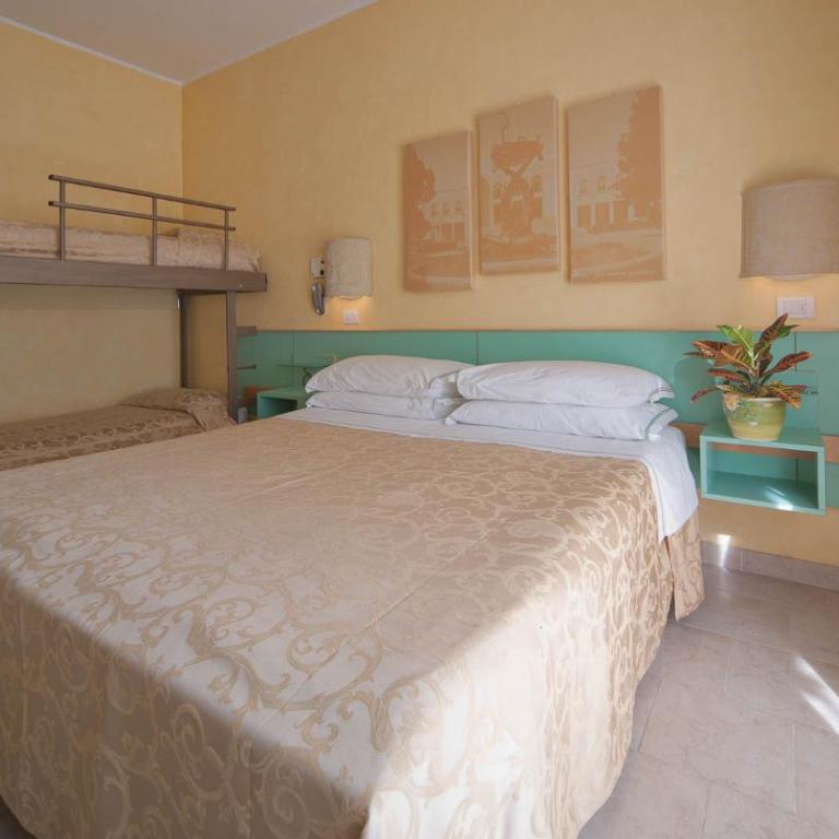Hotel Derby - Quadruple Room - 3