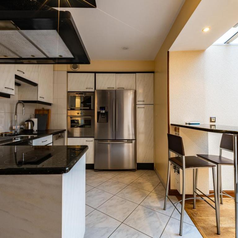 Le 42 Authentique Terrasse et Parking privé - Appartement 2 Chambres - 32